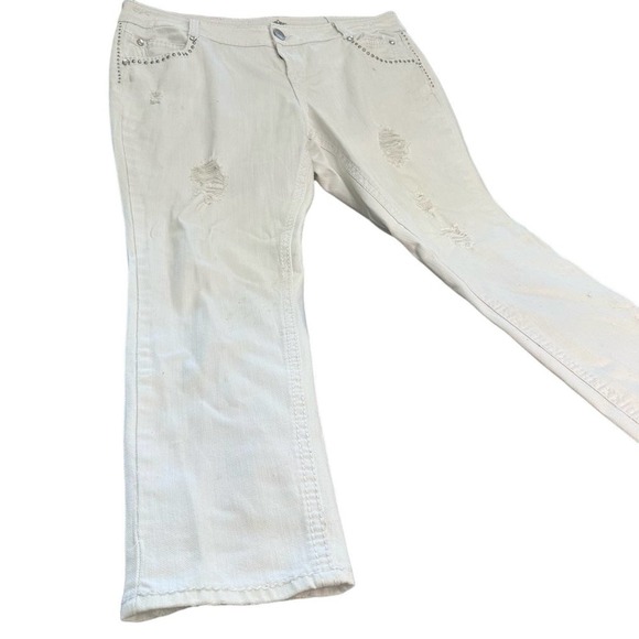 Almost Famous Destroyed Distressed White Studded Rhinestone Boyfriend Jeans 20 - Picture 3 of 13